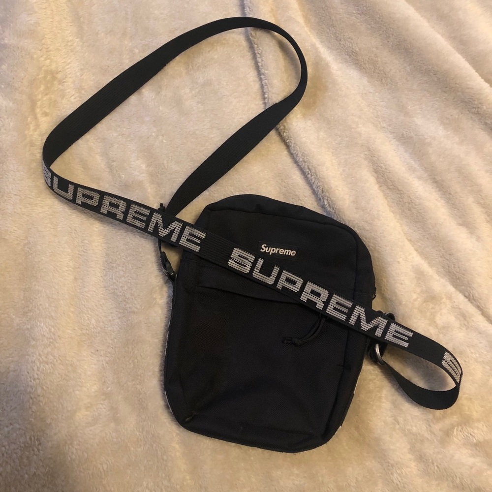 Real supreme SS18 bag.